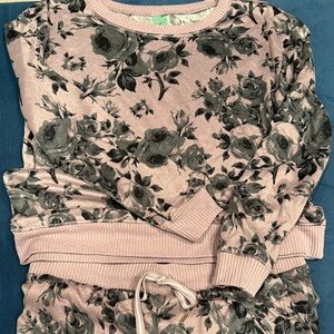 Floral women’s Pajamas in Pink and Gray